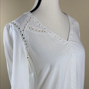 Reitmans Peasant Blouse Off-White Cream V-Neck 3/4 Sleeve Eyelet Trim Size Small